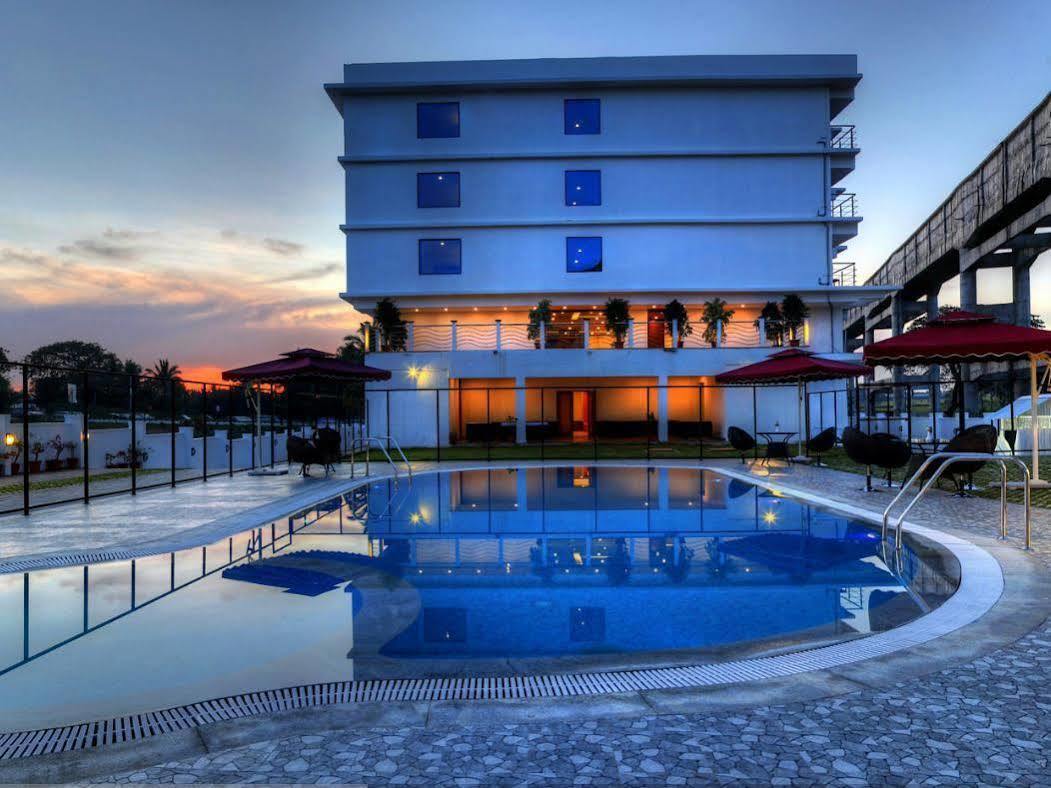 The Atrium Boutique Hotel Mysore Exteriör bild