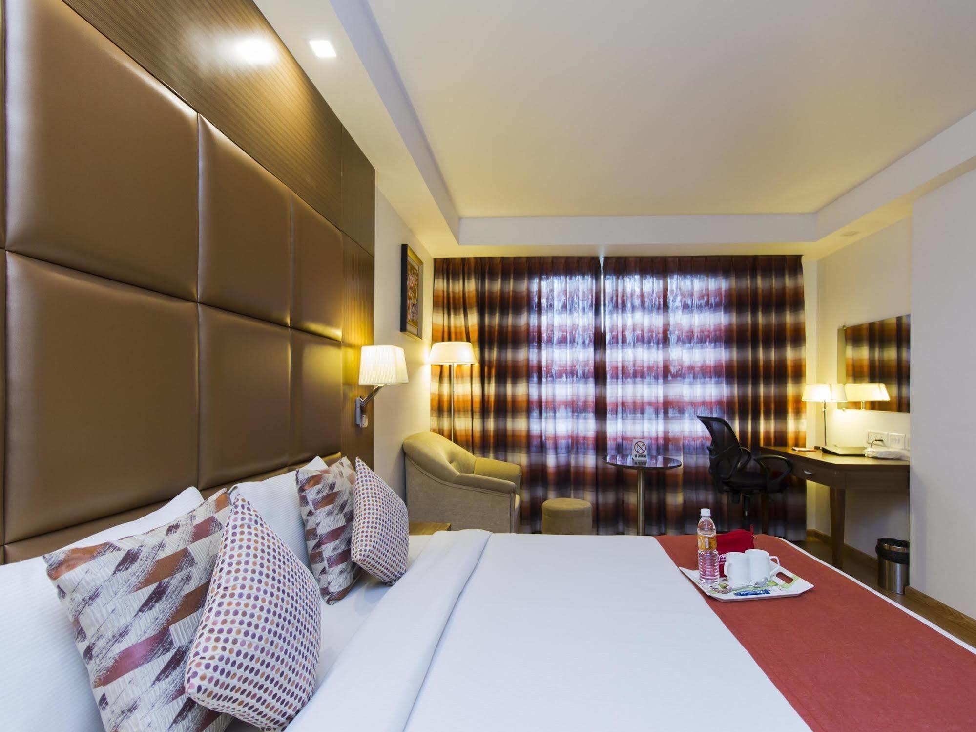 The Atrium Boutique Hotel Mysore Exteriör bild