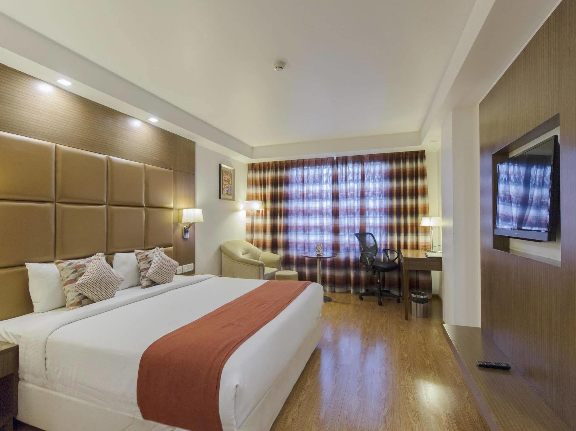 The Atrium Boutique Hotel Mysore Exteriör bild