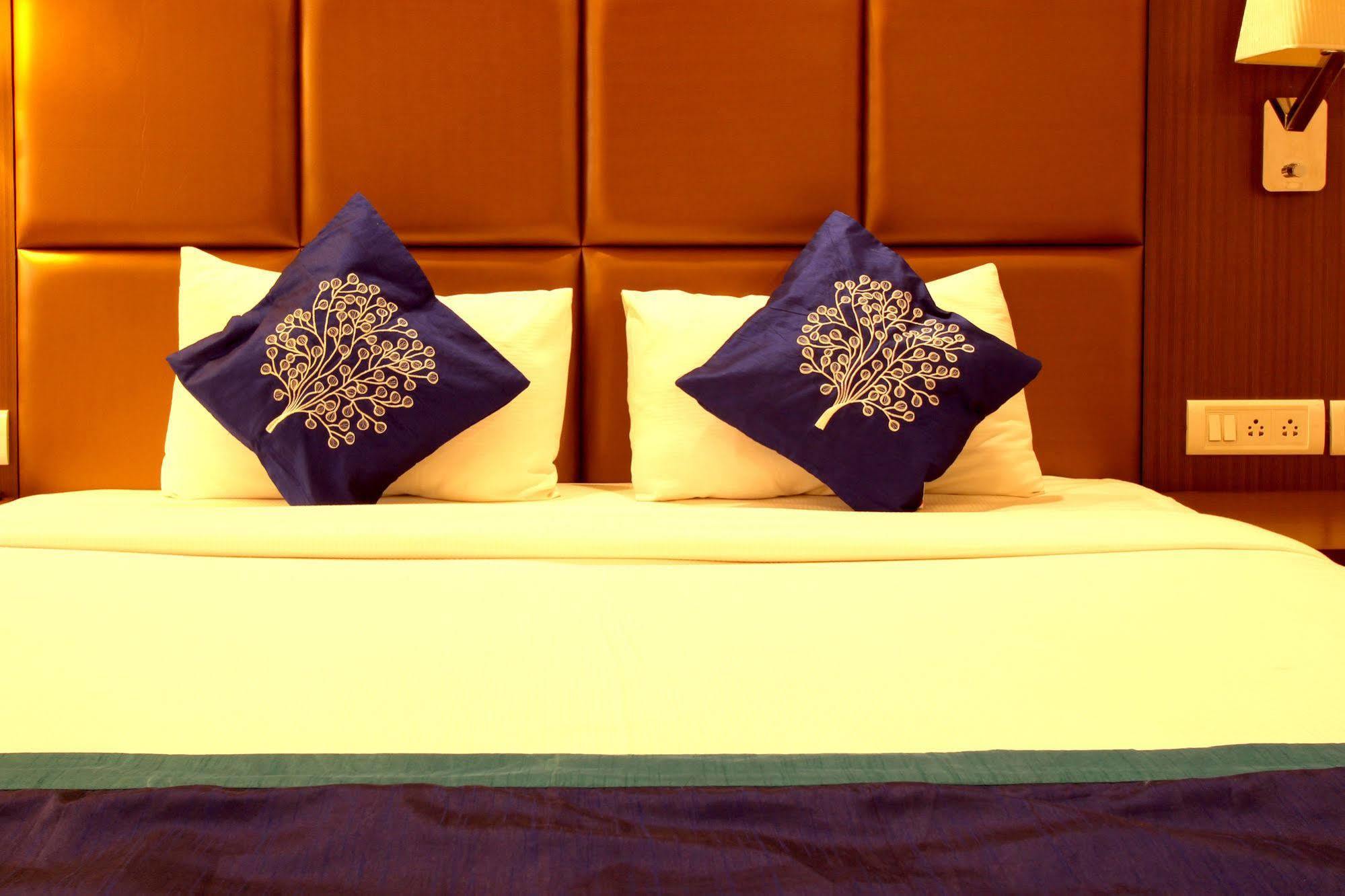 The Atrium Boutique Hotel Mysore Exteriör bild