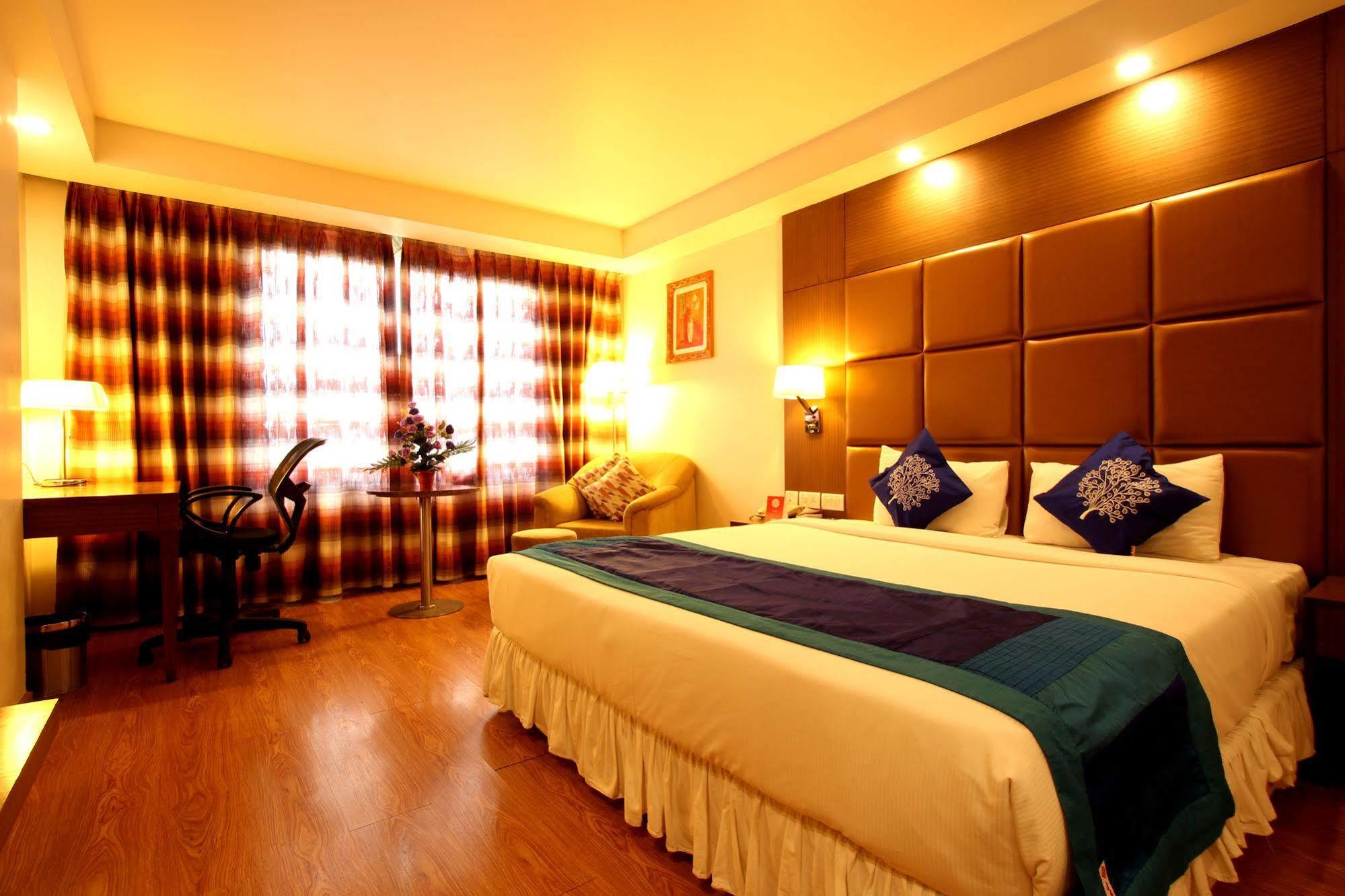 The Atrium Boutique Hotel Mysore Exteriör bild